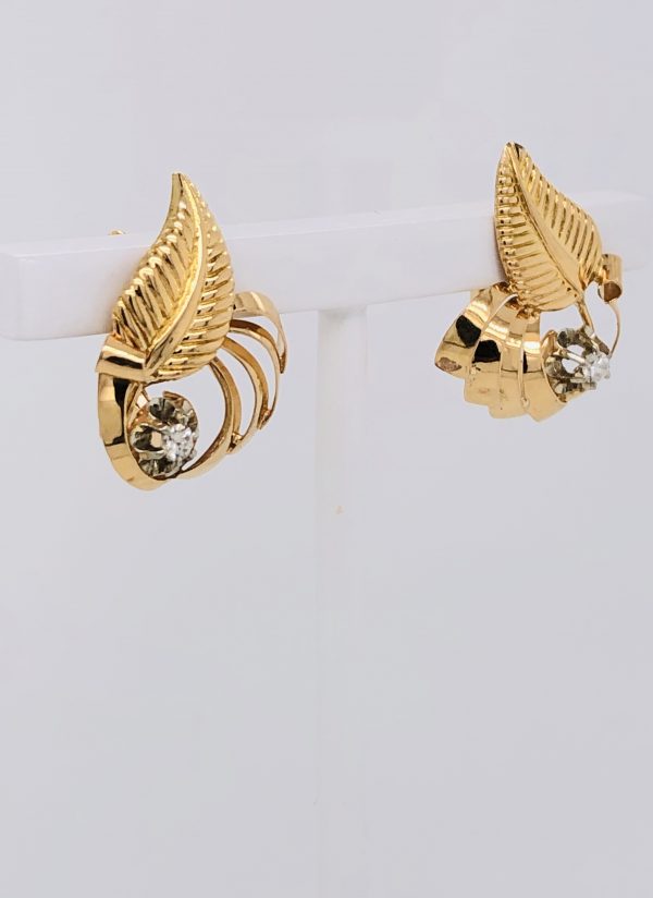 Mesure et art du temps - Diamonds on Shape Leaf Yellow Gold Stud Earrings