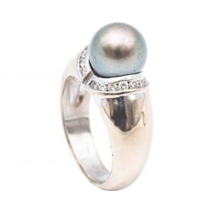 Mesure et art du temps - 18 Karat White Gold Ring with a Tahitian Pearl and Diamonds