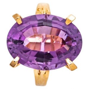 Mesure et art du temps - 18 Karat Yellow Gold Ring with an Amethyst