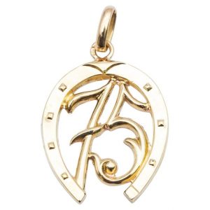 Mesure et art du temps - Yellow Gold Pendant Lucky Charm Horse. Horloger - Montres - Or Jaune - Bijoutier