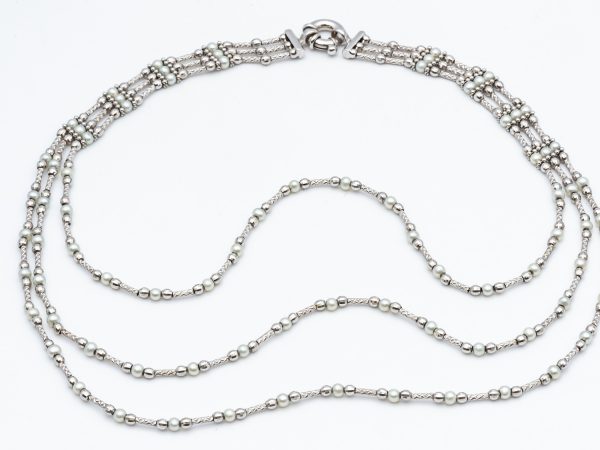 mesure et art du temps - Flexible Necklace with 3 Rows of 18 Karat White Gold and Fine Pearls. Bijouterie - Bijoux précieux - Perles - Or blanc