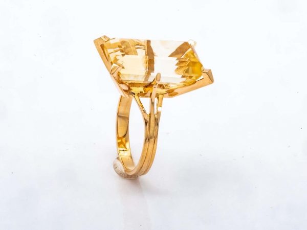 Mesure et art du temps - Yellow Gold Ring with Emerald cut Citrine