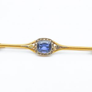 Mesure et art du temps - 18K Yellow and White Gold Brooch with Blue Sapphire and Diamonds