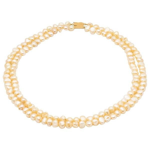 Mesure et art du temps - 2 Strands Fine Pearls Necklace with 18k Yellow Gold Clasp Necklace of Fine Pearls 2 Rows that has been threaded. Clasp in 18 karat yellow gold. Width of the pearls: 0,8 cm Width: 1,3 cm Length: 46,5 cm