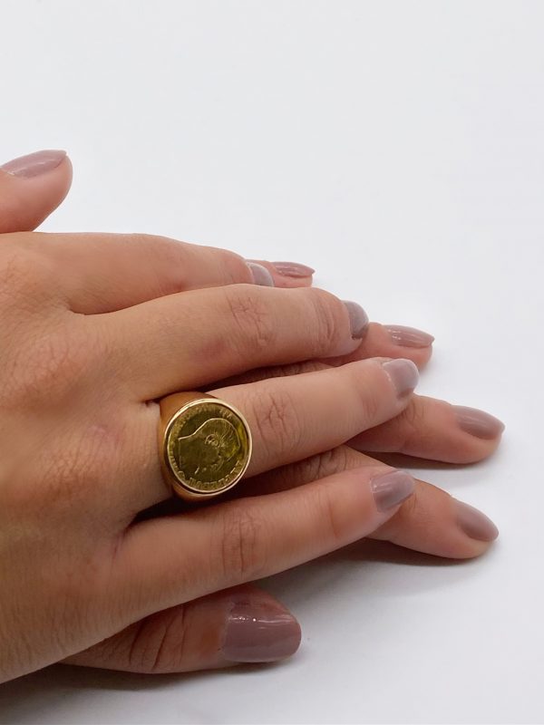 Mesure et art du temps - Yellow Gold Coin Chevalière Ring Napoleon III Emperor Stunning yellow gold ring 750/1000 (18K), setting a 24K yellow gold coin Napoleon III Emperor Size : 54 FR, N UK, 7 US. Bijoutier bijoux ancien Antic jewel Vannes Bretagne France