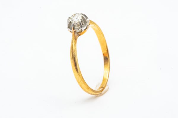 Mesure et art du temps - Yellow Gold and 18 karat White Gold Solitaire Ring with a Diamond 0.23 carat 8 claw Brillant or Rose cut diamond. Size: 52.5 FR, 6 US, L UK . Bijoutier Joaillier France Bretagne