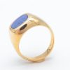 mesure et art du temps - Ring Chevalière Yellow Gold 18 carats and Lapis Lazuli Ring style signet ring with a lapis lazulis cushion cut. Lapis Lazulis plate that can be engraved Lapis Lazulis width : 0,85 cm Lapis Lazulis length: 0.9 cm Size: 53 FR, 6,5 US , M UK. Bijoutier Joaillier Horloger Horlogerie Bretagne Vannes France Morbihan