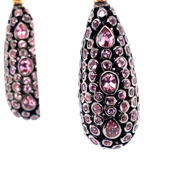 Mesure et art du temps - Mesure et art du temps - Sapphire Ruby and Tourmaline 18K Yellow Gold Pendant Earrings Amethyst cabochon size width 1 cm and length 1 cm Ruby cabochon width 0.5 cm and length 0.6 cm Sapphire brilliant cut Tourmaline set in lace of various shapes