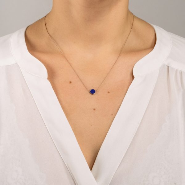 Mesure et art du temps - Mesure et art du temps - Bring color to your life ! EVER, a range of natural stones and original and graphic shapes. We play with colors, we associate them, we wear them in accumulation ... for a colorful life ! 18K rose gold and lapis necklace, 43 cm size of the pattern : 6 mm
