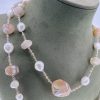 Mesure et art du temps - Mesure et art du temps - Necklace of cultured pearl and stones Necklace of pearls and stone to wear in multi row or a single row. Length : 160 cm