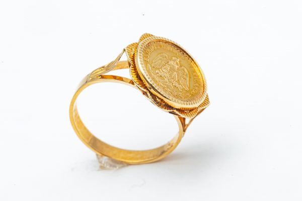 Mesure et art du temps - Ring Coins 2 Yellow Gold Pesos 18 Carats Estados Unidos Mexicana Solid 18k gold ring, eagle head hallmark, set with a gold coin of Dos Pesos Mexicanos, with the effigy of an eagle "Estados Unidos Mexicanos", dated 1945, 20th century. Size : 56 FR; 7,75 US; O UK