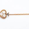 Mesure et art du temps - Antique 18k Rose Gold Brooch with 3 Round Opal Antique brooch in the shape of a spade with 3 round-cut Opal stones and pink gold delicately brushed on the contour. Length of the brooch: 6.5 cm . Bijouter Joaillier Atelier de bijouterie a vanne en france bretagne