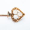 Mesure et art du temps - Antique 18k Rose Gold Brooch with 3 Round Opal Antique brooch in the shape of a spade with 3 round-cut Opal stones and pink gold delicately brushed on the contour. Length of the brooch: 6.5 cm . Bijouter Joaillier Atelier de bijouterie a vanne en france bretagne