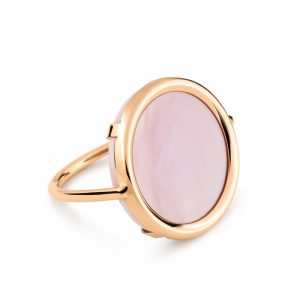 Mesure et art du temps - Bring color to your life! EVER comes alive with new stones in tender colors: pink mother-of-pearl and gray moonstone that contrast with the black of the onyx. 18K rose gold ring with pink mother of pearl