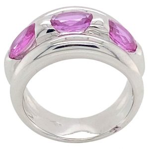 Mesure et art du temps - Bague en or blanc 18 carats avec 3 saphirs roses Bague fantaisie style Artisan avec 3 saphirs de 2.620 carats. Monture en or blanc 18 carats. Taille : 54 FR, N UK, 7 US