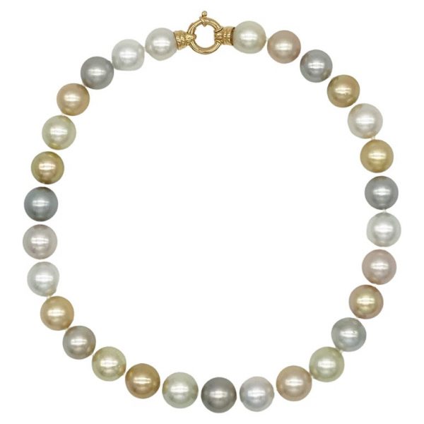 Tahitian Pearl Necklace 18K Yellow Gold Necklace of 29 Tahitian Pearls with a 18k Yellow Gold buy clasp. Size 14/15 mm Silky and bright dresses. Triple A classification. Natural pastel color.