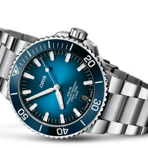 Aquis Blue Date